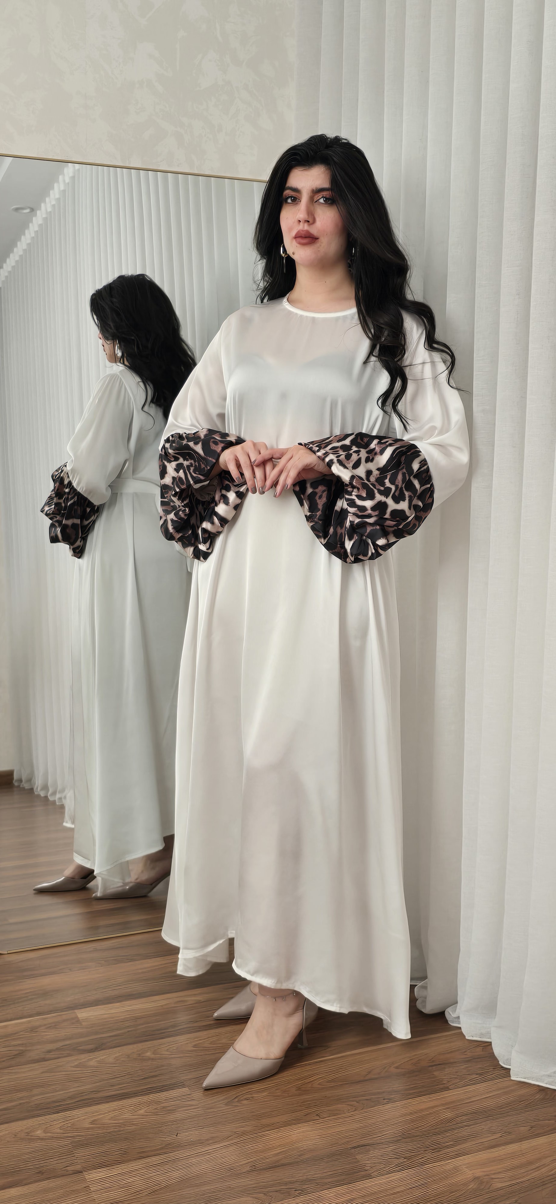 جلابية نسائية بنمط نمري