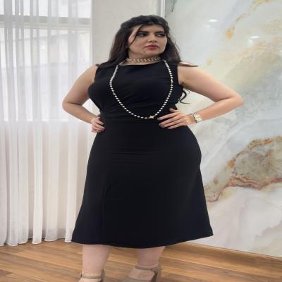 فستان نسائي سادة مع سلسلة لؤلؤية